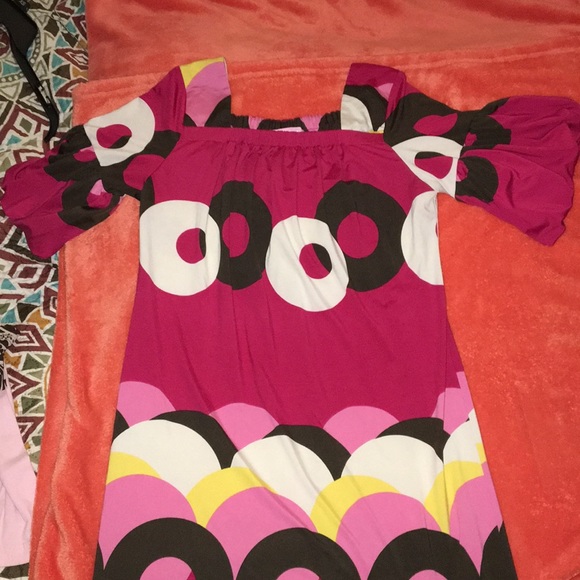 Hype 👗 With Circles ⭕️ - Picture 1 of 5